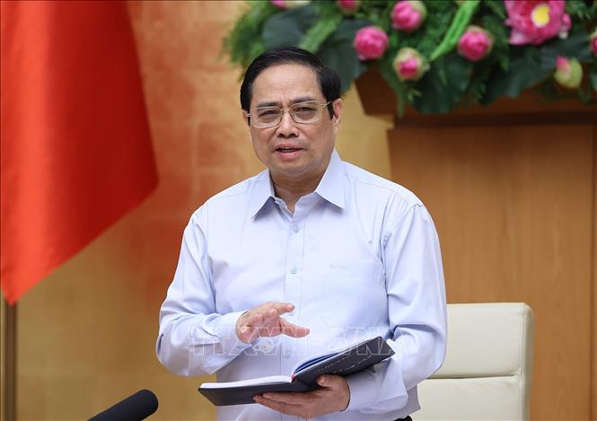 Bảo vệ sức khỏe, tính mạng của nhân dân là trên hết, trước hết (*)